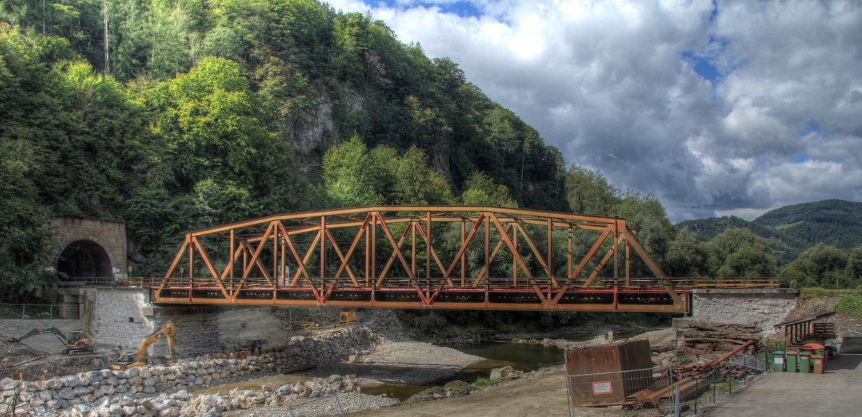 Kugelsteinbrücke bei Peggau, rund 50 Jahre alt, Teil der Südbahn zwischen Graz und Bruck an der Mur